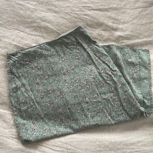 Brandy Melville Phoebe Floral Skirt
Sage Green With Pink Tan Floral